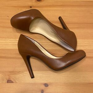 Jessica Simpson Calie Pump; 9.5M